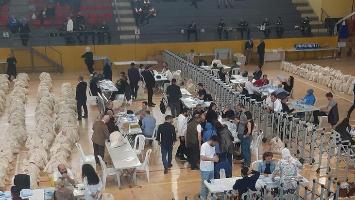 Gaziosmanpaşa’da son durum: Oy sayımı sürüyor