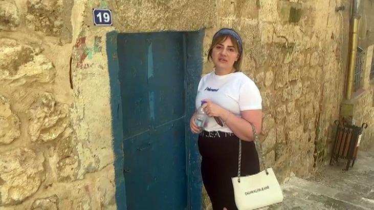 Ev sahibi 5 saatte ikna edildi! Bir haftadır mahsur olan kedi kurtarıldı