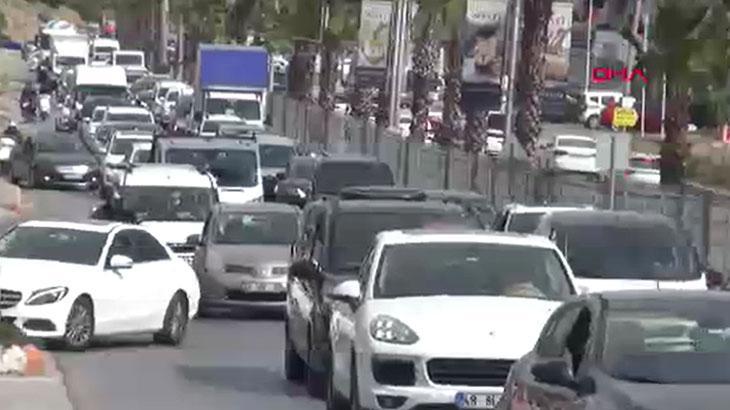 Bodrum’a 24 saatte 15 bin araç giriş yaptı