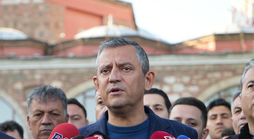 CHP Lideri Özgür Özel, Sinan Ateş’in eşiyle bayramlaştı