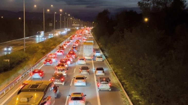 Anadolu Otoyolu’nda ihlal yapan araçlara ceza yağdı