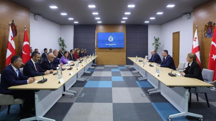 Milli Savunma Komisyonu Başkanı Hulusi Akar’dan Gürcistan’a resmi ziyaret