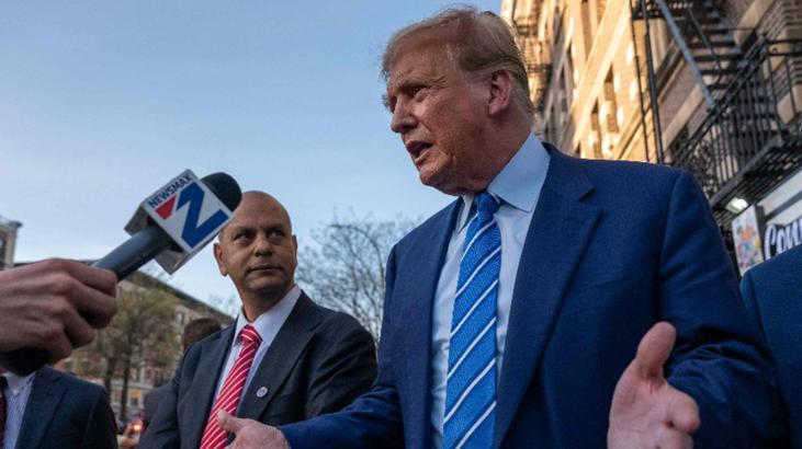 Trump isyan etti! ‘Sus payı’ davasında ilk jüri üyeleri seçildi