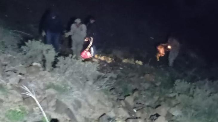 Bingöl’de kayalıklarda mahsur kalan 4 kişi kurtarıldı
