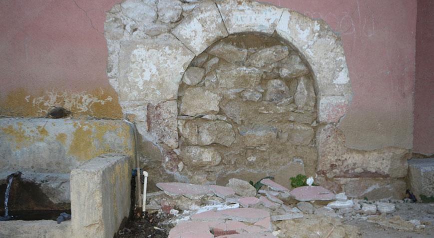 Deprem sonrası Osmanlı dönemine ait çeşme ortaya çıktı