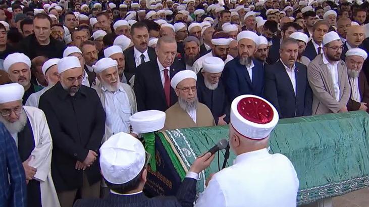 Cumhurbaşkanı Erdoğan, İsmailağa Cemaati lideri Hasan Kılıç’ın cenaze törenine katıldı