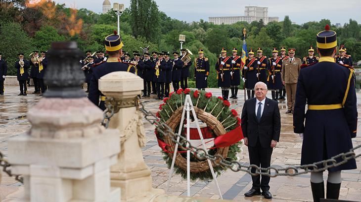 Milli Savunma Bakanı Güler, Türk Şehitliği’ni ziyaret etti