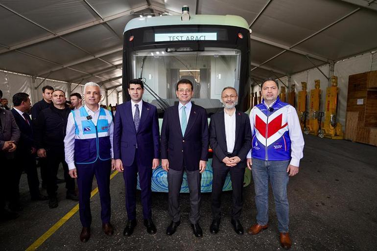 İBB Başkanı Ekrem İmamoğlu elektrikli metrobüsün test sürüşüne katıldı