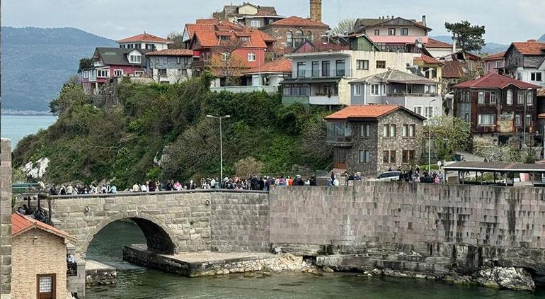 Ünlü tatil merkezinde bayram yoğunluğu! Nüfus 1 milyona dayandı