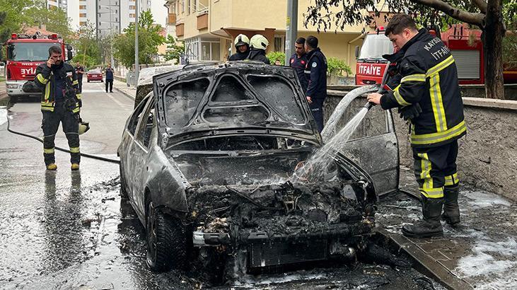 Park halindeki otomobil alev alev yandı