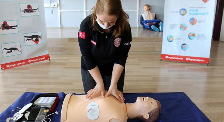 3 bin öğretmen, öğrenci ve veliye 'Heimlich' manevrası öğretildi! 'Belgeleri 3 yıl geçerli'