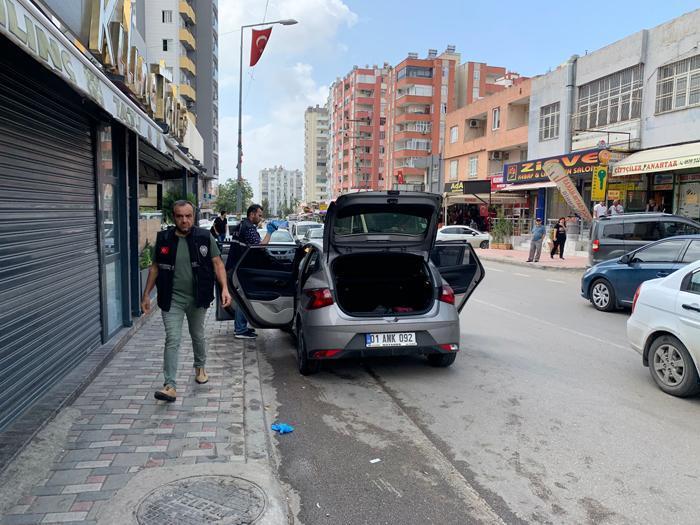 Maganda kurşunu kurşunu araba kullanırken ensesine saplandı