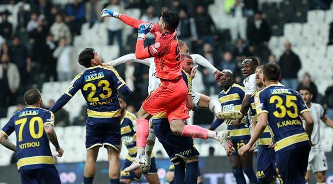 Beşiktaş, Türkiye Kupası yarı finalinde MKE Ankaragücü'nü ağırlıyor! Maç başladı