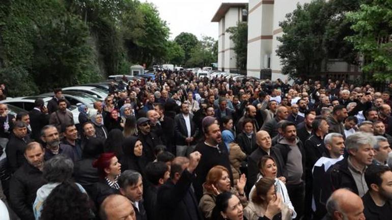 İstanbul'da öğretmenlerden valilik önünde protesto