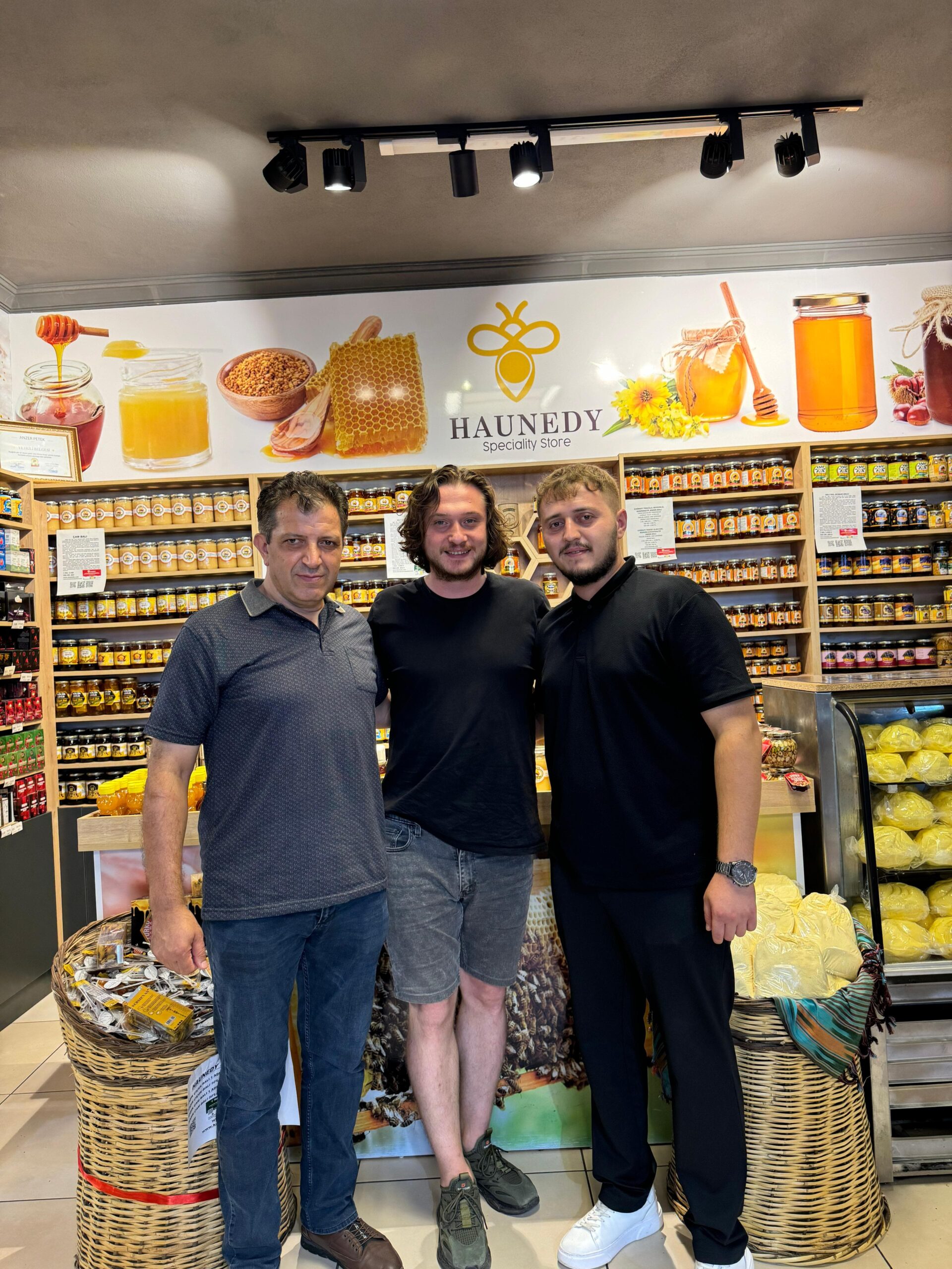 Onur Atmaca, Orhan Aykut ve Mülayim Çimen Haunedy’de Trabzon’un Lezzetleriyle Buluştu