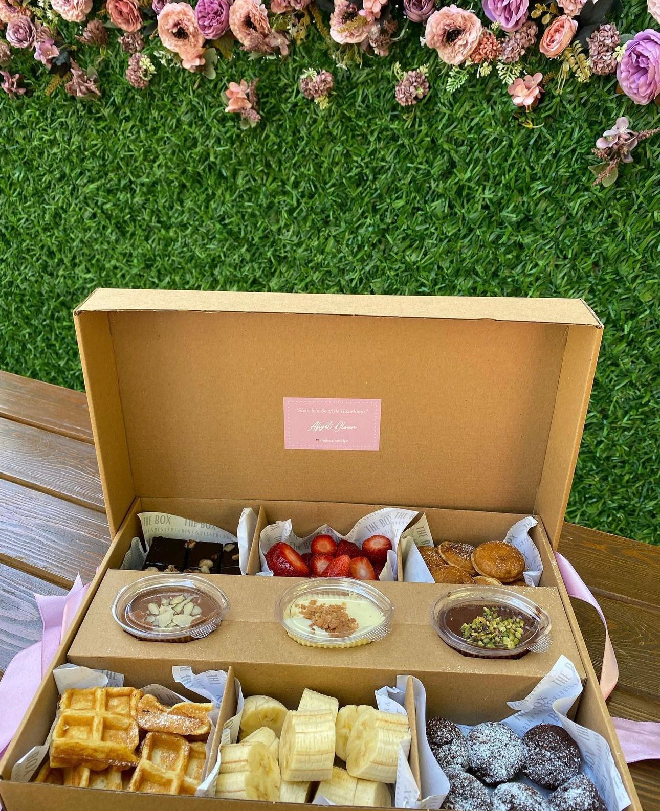 The Box Drink Desert Antalya’da Çocuklar için Waffle Atölyesi!