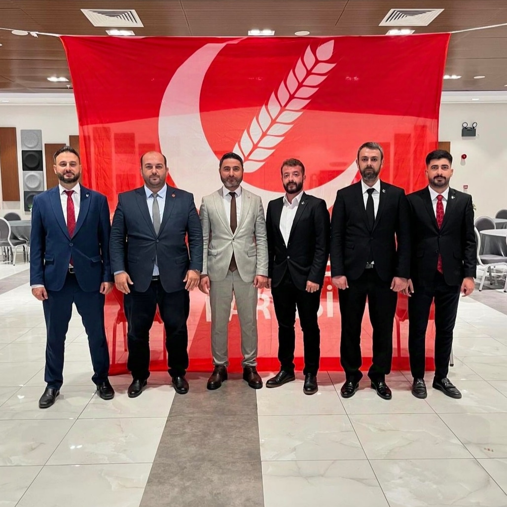 İzmir’de Siyasi Eğitim ve Strateji: Akın Tunçdemir’in Liderliği