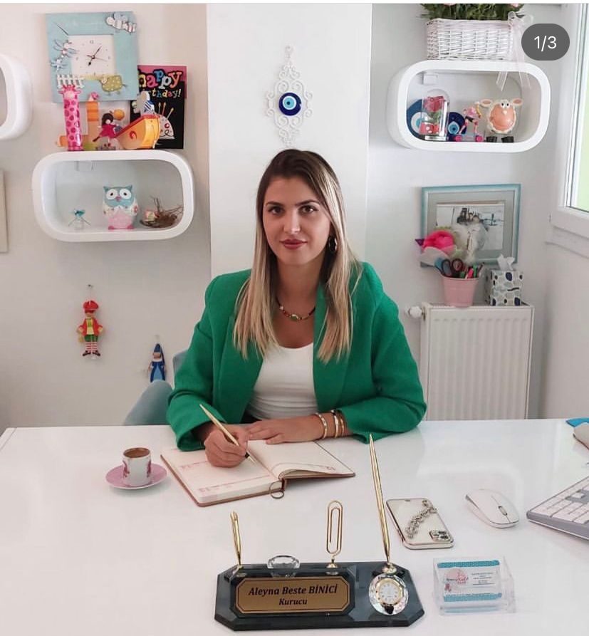 Özel Eğitim Uzman Öğretici Aleyna Beste Binici, Çift Anadal Başarısı ile Göz Dolduruyor
