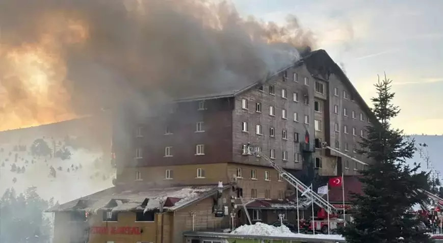 Bolu İtfaiyesi 19 gün önce yanan otelin restoranını denetlemiş.