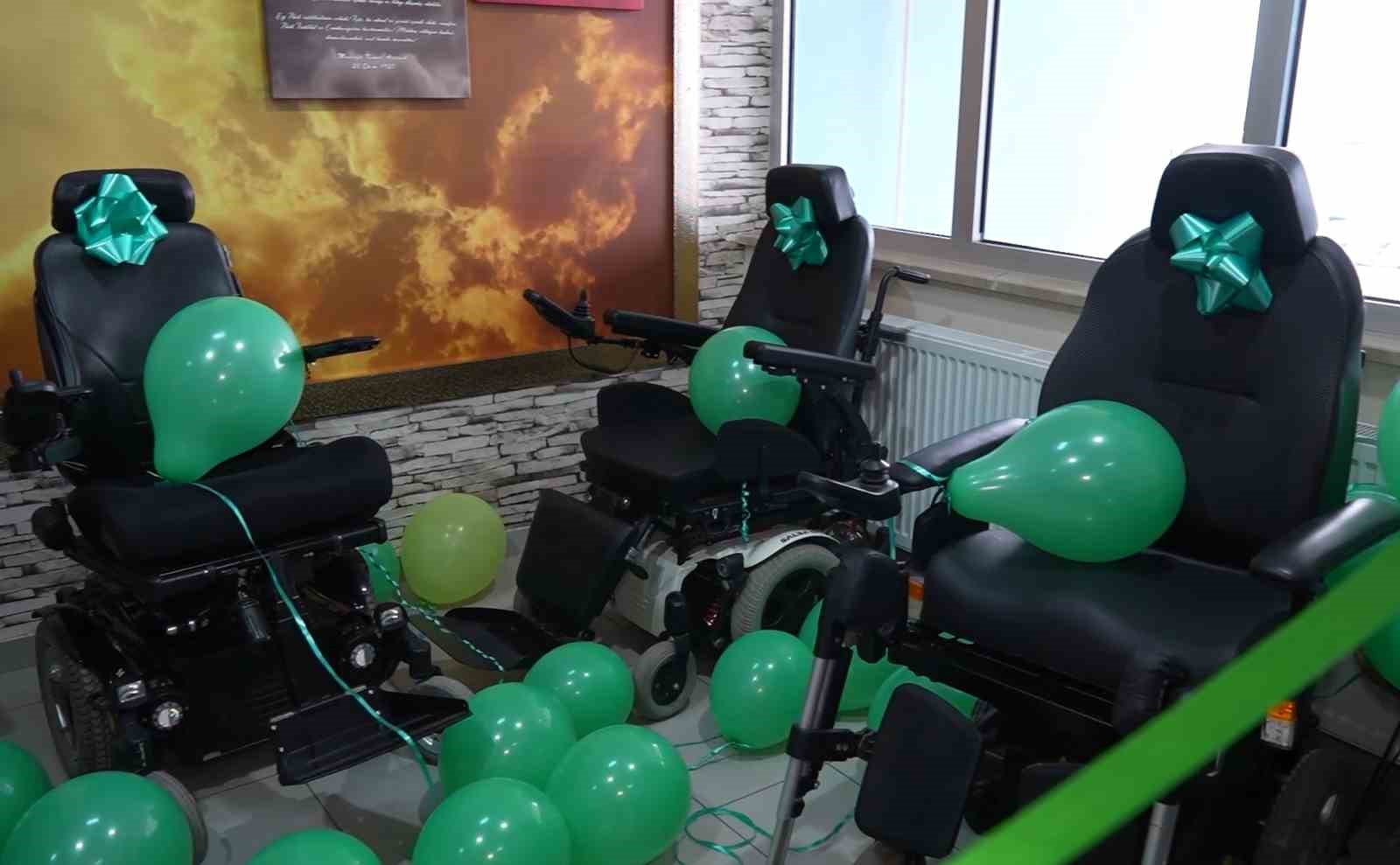 Hollandalı iş adamı il il geziyor,