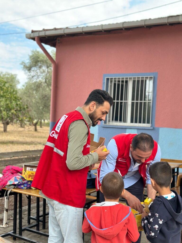 Yılmaz Yalçın'dan İnsanlık Atlası: Suriye'deki Yetimlerin Kalbine Çizilen Harita