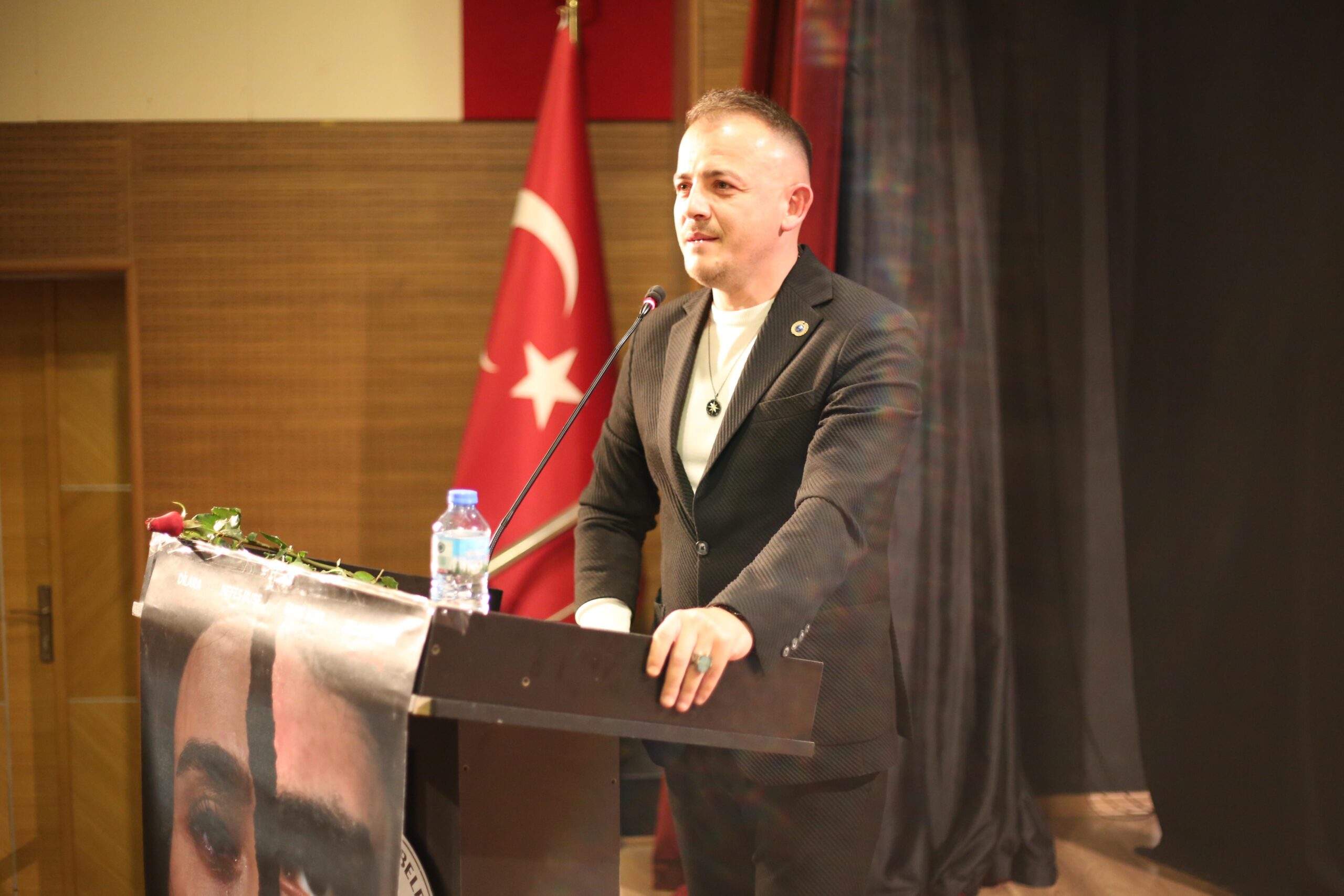 lker Kara: “Karanlığa Alışmayın! Gençlerimizi Kaybetmeyeceğiz!”