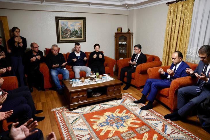 Bakan Yumaklı, Şehit Pilot Hasan Bahar’ın Ailesini Ziyaret Etti