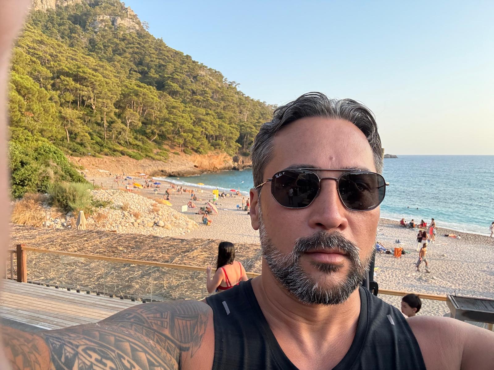 Davut Tekiner: İş Dünyasında Güven ve Topluma Hizmetin Sembolü