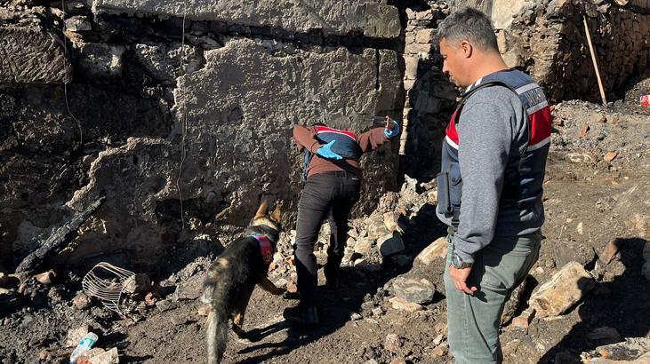 Alevler 6 Evi Sardı: Gördes’te Yangın Can Aldı