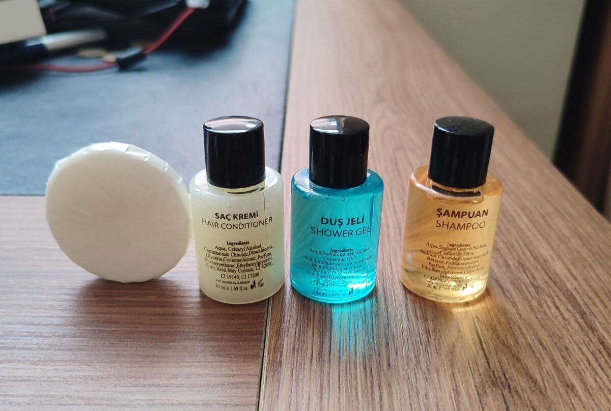 Emre Buklet: Otel Odalarına Konfor ve Stil Katın