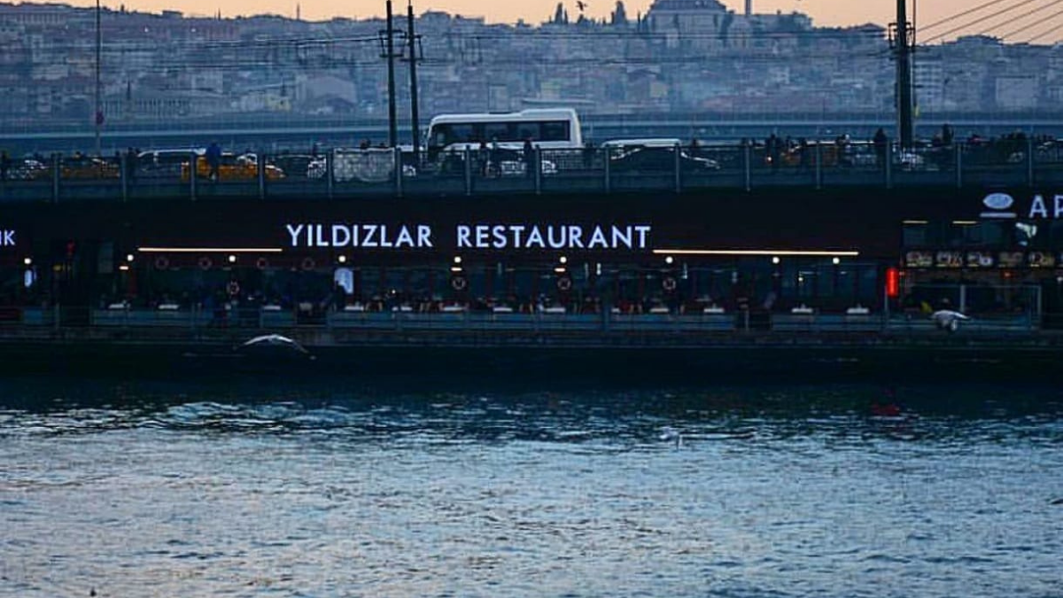 Yıldızlar Restaurant, Galata Köprüsü’nde Boğaz’ın En Özel Sofralarından Birini Sunuyor