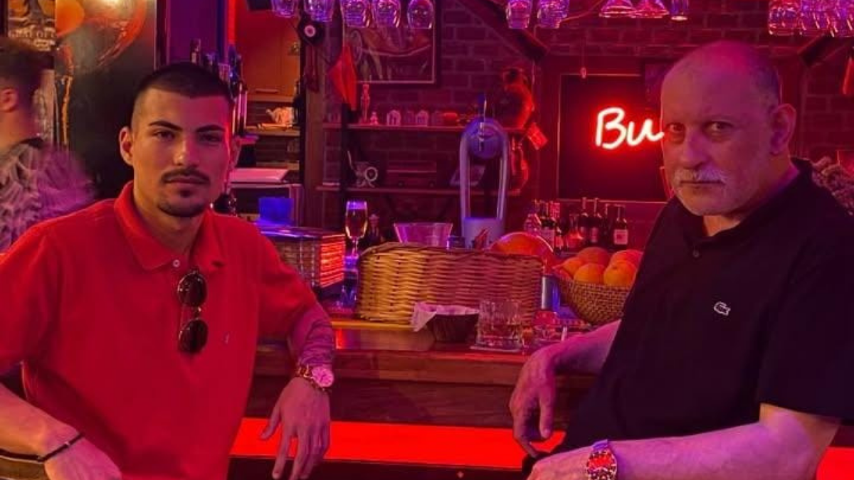 Karagümrük’ün “Dayı”sı Salih Nejat Kurtulmuş  Sevenlerinin Gözyaşlarıyla Uğurlandı