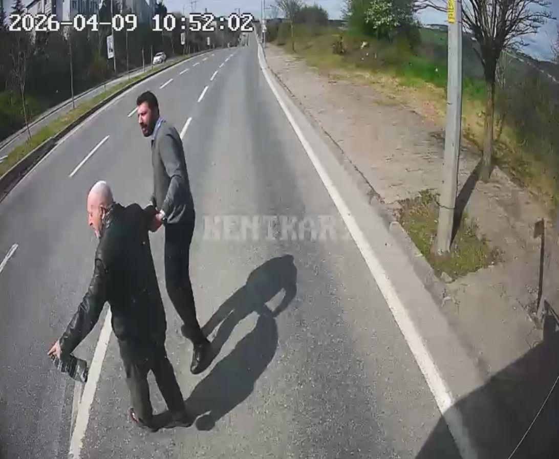 Kocaeli’de Örnek Davranış: Otobüs Şoförü Yaşlı Yolcuya Yardım Etti
