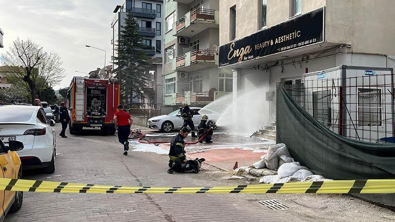 BİNADA DOĞAL GAZ PATLAMASI! ALEVLER SOKAĞA SIÇRADI