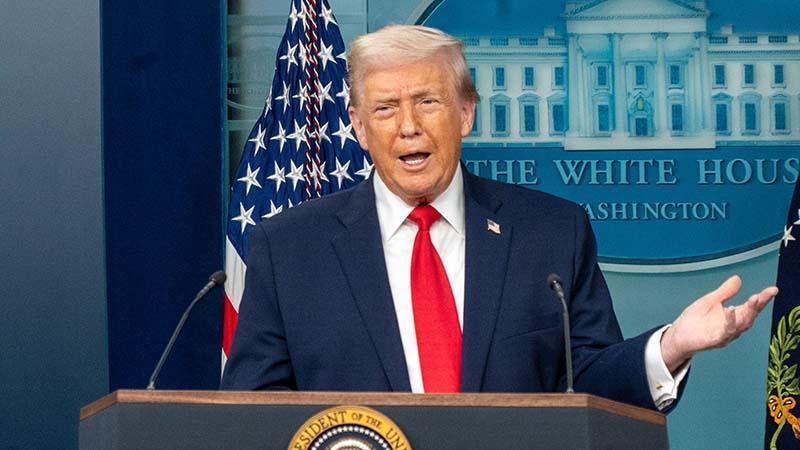 “Trump’tan İran Mesajı: ‘Taviz Yok, Görüşmeler Sürüyor’”