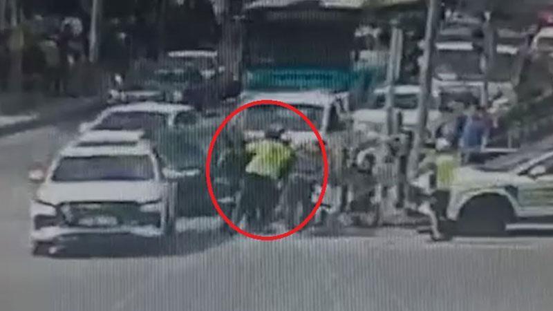Kayseri’de Polislerden Hayat Kurtaran Müdahale: Moto Kurye Heimlich Manevrası ile Kurtarıldı