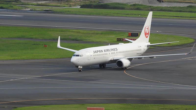 Japonya’da Uçak Acil İniş Yaptı: Pistler Geçici Olarak Kapatıldı