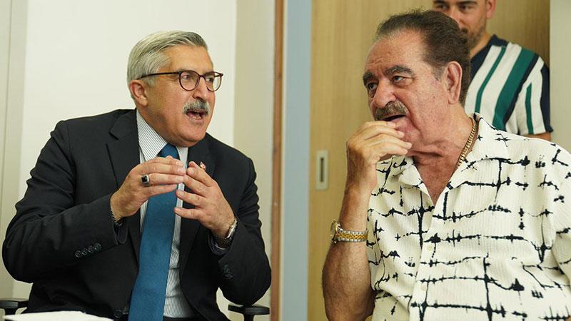Hüseyin Yayman ve AK Parti Heyetinden İbrahim Tatlıses’e Hastanede Ziyaret