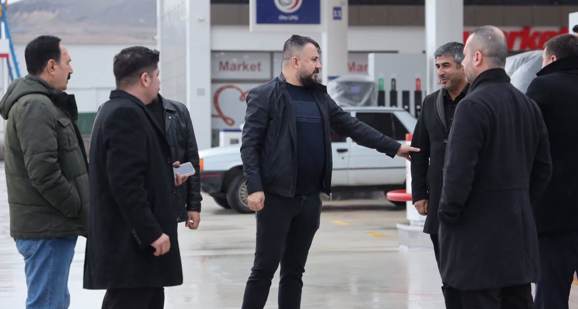AZİZ SAVAŞ’IN YARDIM FAALİYETLERİ CEYLANPINAR’DA TAKDİR TOPLUYOR