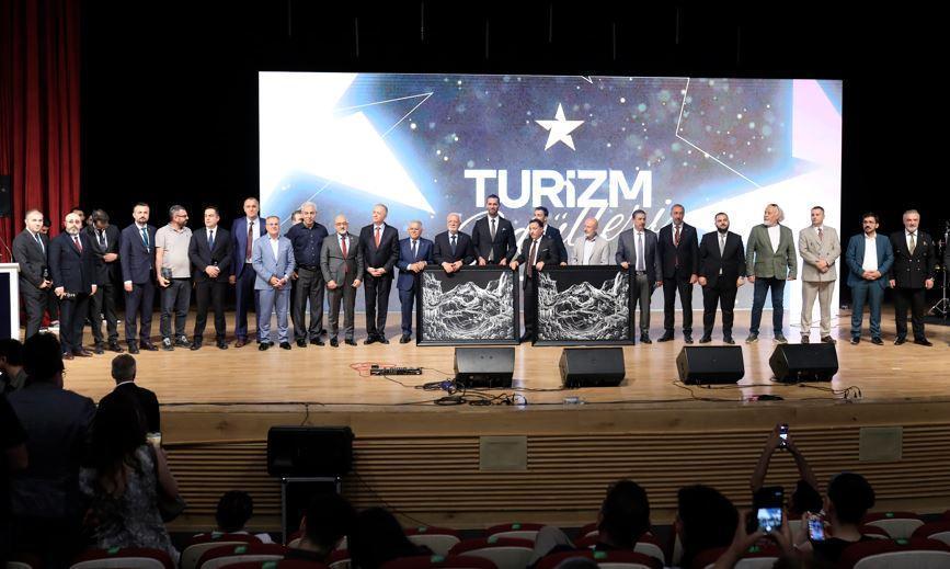 Soğanlı Kadınlarına Turizm Elçisi Ödülü, Tamer Karadağlı’ya Özel Onur