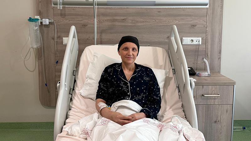 Meme Kanserini Erken Fark Etti: Aynı Seansta İki Kapalı Ameliyatla Sağlığına Kavuştu