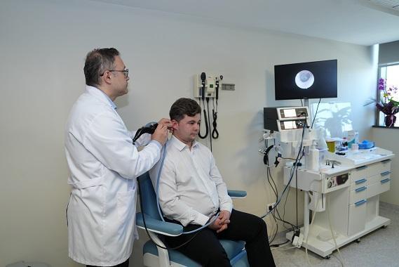 Uzmandan havuz sonrası kulak enfeksiyonu uyarısı