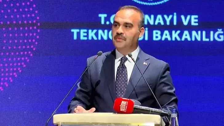 Bakan Kacır: Yıllıklandırılmış İhracat 278,6 Milyar Dolara Yükseldi