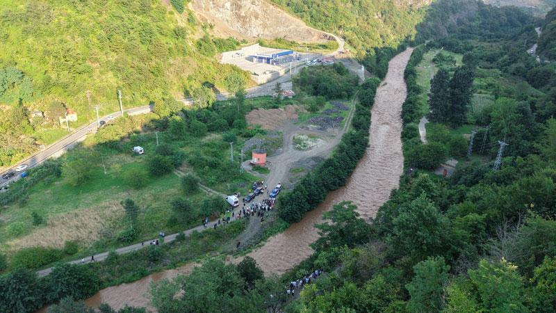 Giresun’da sel can aldı: Aynı aileden 3 kişi yaşamını yitirdi