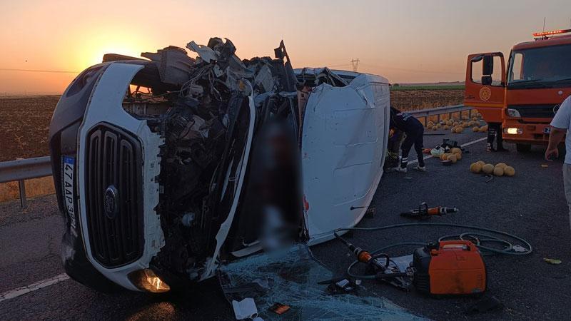 Diyarbakır’da yolcu minibüsü traktöre çarptı: 2 ölü, 6 yaralı