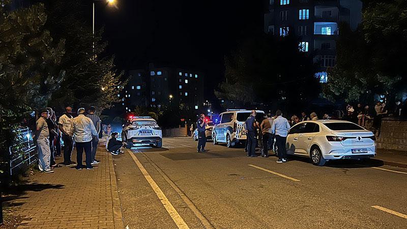 Parkta başlayan tartışma kanlı bitti: 3 kişi bıçaklandı