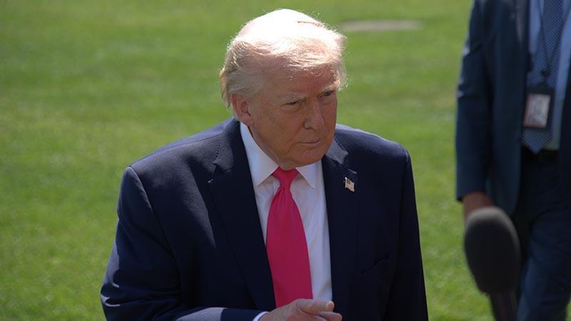 Trump’tan CNN, MSNOW ve Politico’ya Beyaz Saray erişim kısıtlaması