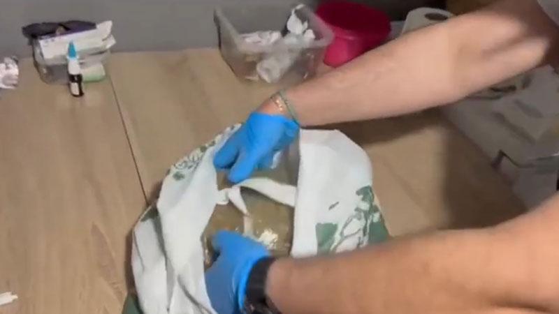 Kocaeli’de mutfağa gizlenmiş uyuşturucular ele geçirildi: 2 tutuklama