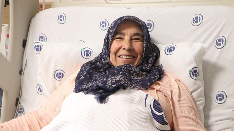 Rektum kanserini robotik cerrahiyle atlattı: Ameliyattan bir gün sonra yürüdü