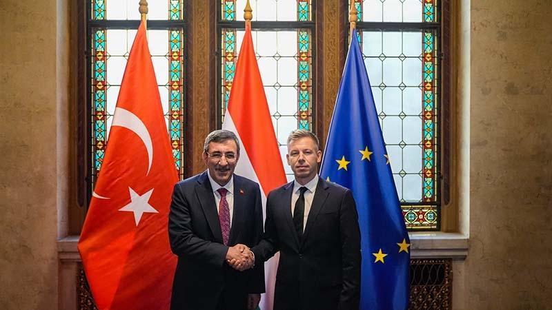 Türkiye ile Macaristan Arasında Ekonomi ve Savunma Sanayii İş Birliği Masaya Yatırıldı